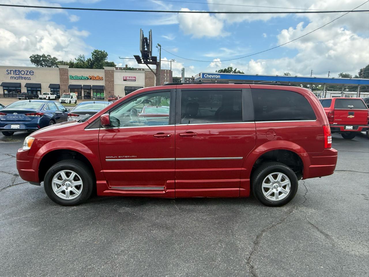 Chrysler Town & Country 4dr Wgn Touring 2010