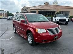2010 Chrysler Town & Country 