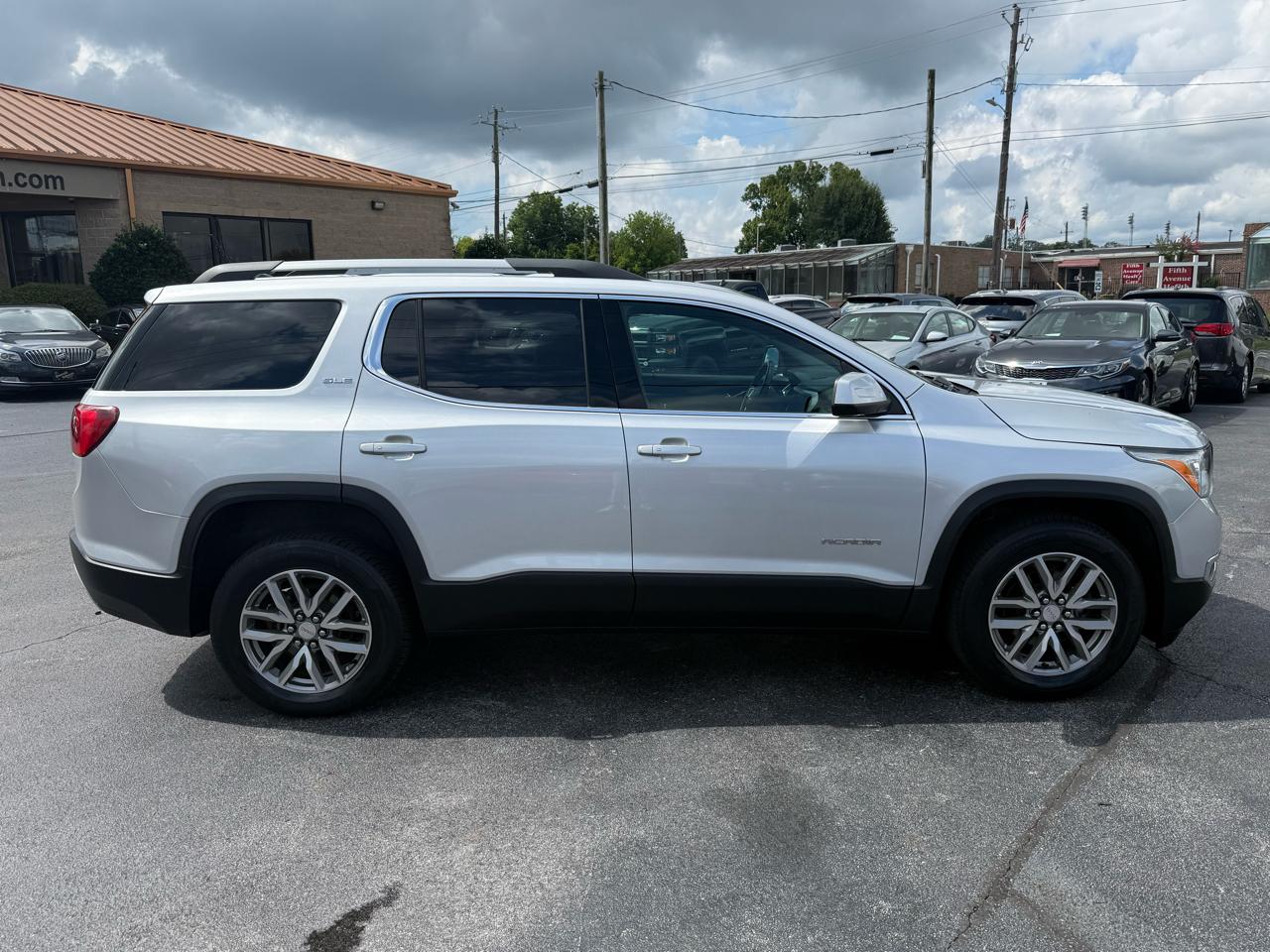 GMC Acadia FWD 4dr SLE w/SLE-2 2018