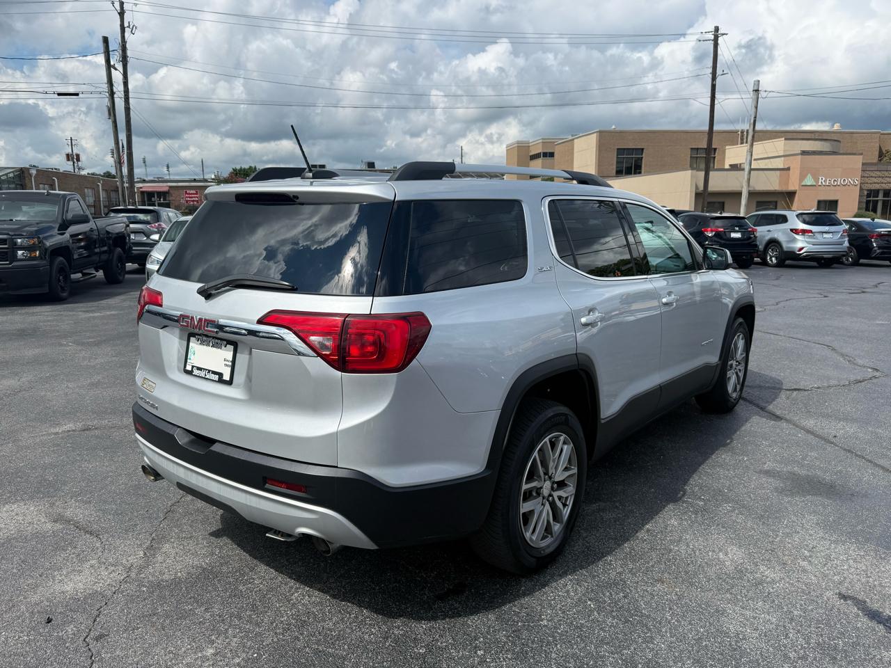 GMC Acadia FWD 4dr SLE w/SLE-2 2018