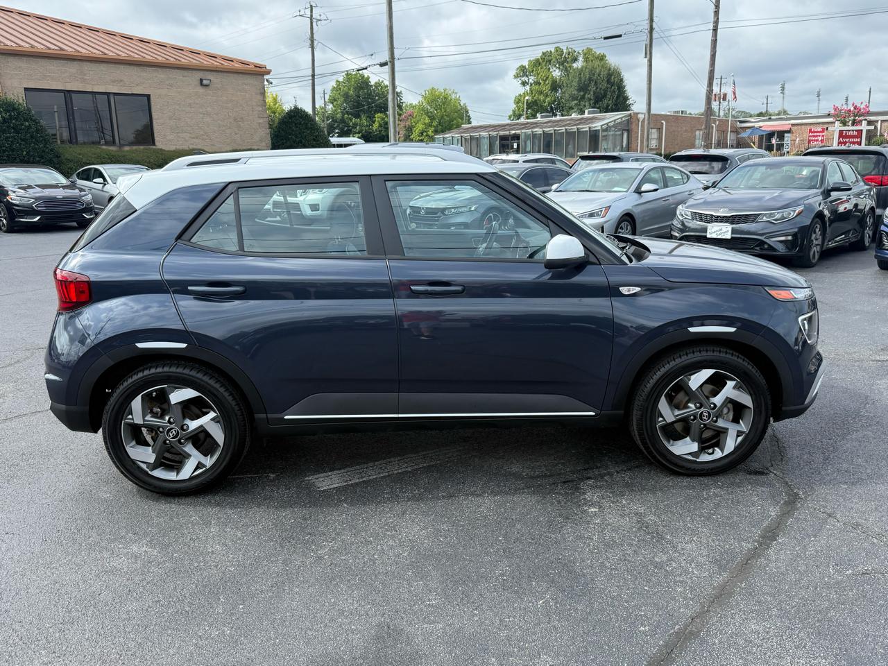 Hyundai Venue Limited IVT 2022
