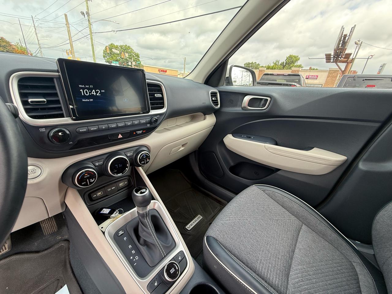 Hyundai Venue Limited IVT 2022