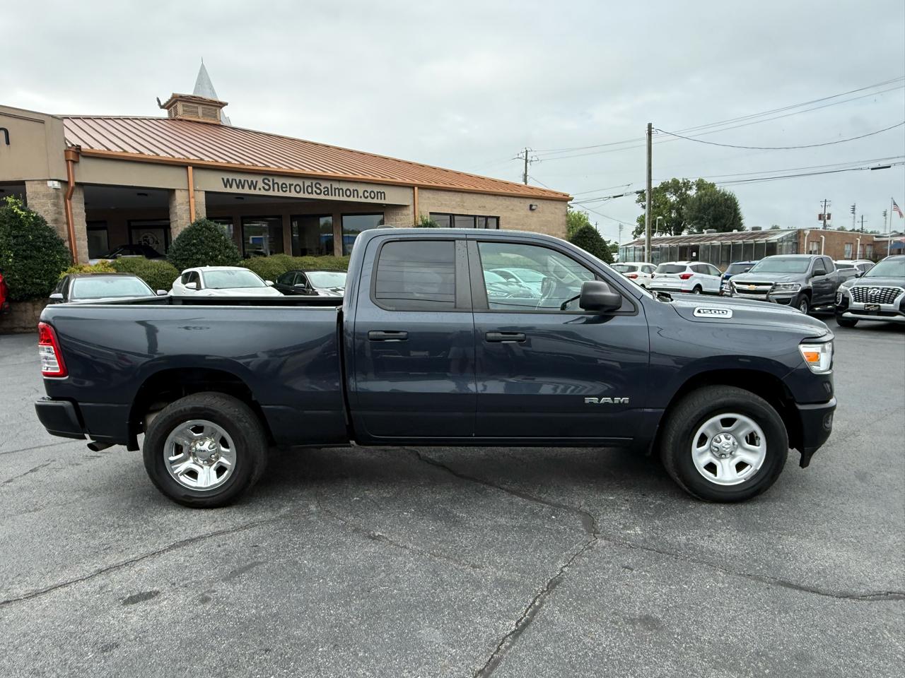RAM 1500 4WD Quad Cab 140.5" Tradesman 2020