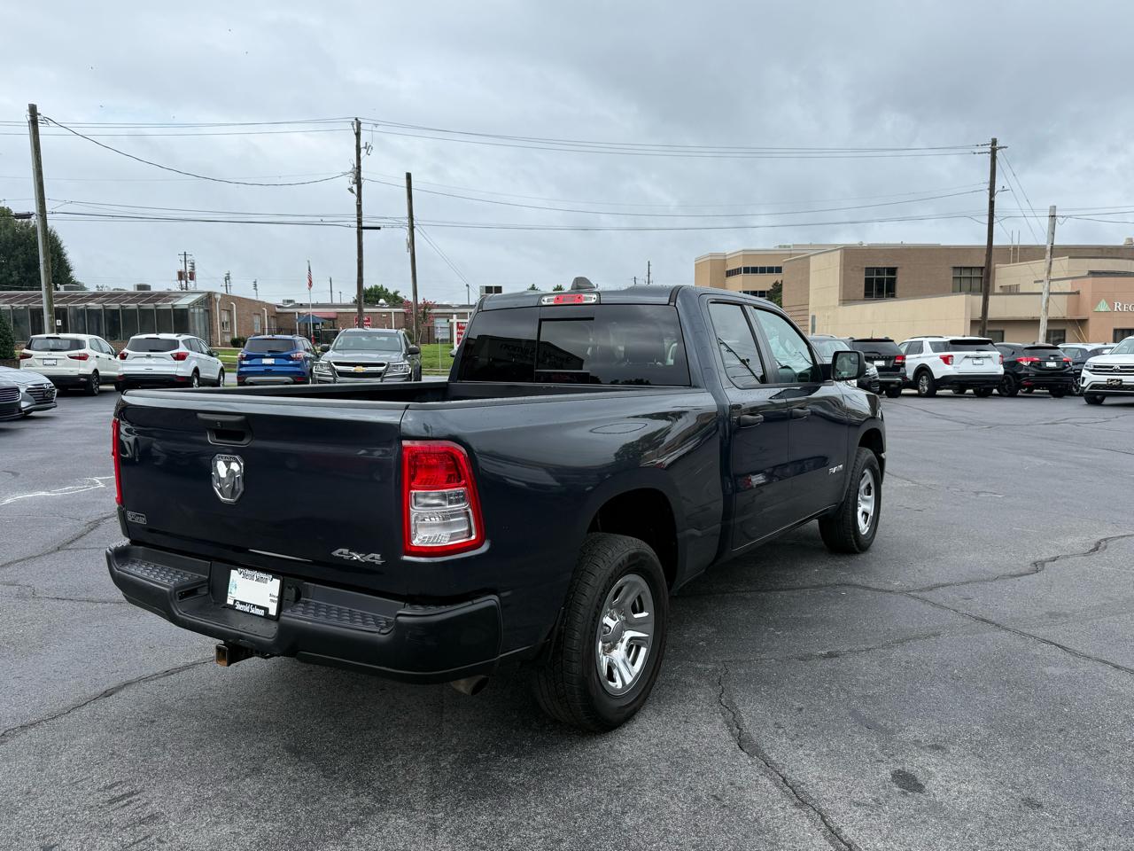 RAM 1500 4WD Quad Cab 140.5" Tradesman 2020