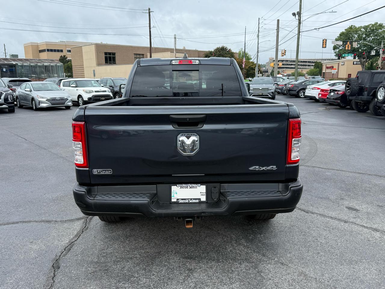 RAM 1500 4WD Quad Cab 140.5" Tradesman 2020