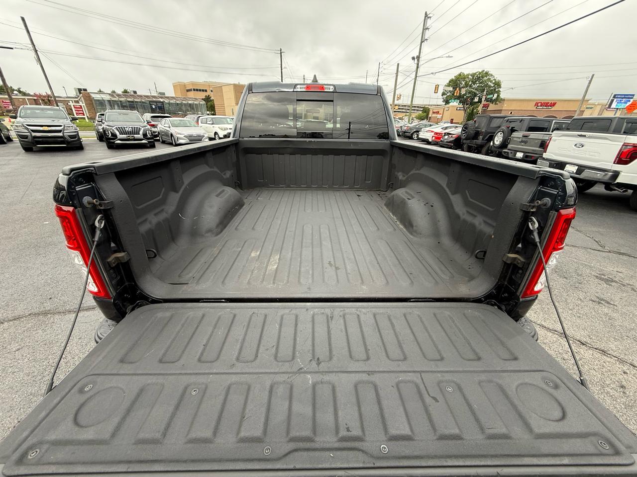 RAM 1500 4WD Quad Cab 140.5" Tradesman 2020