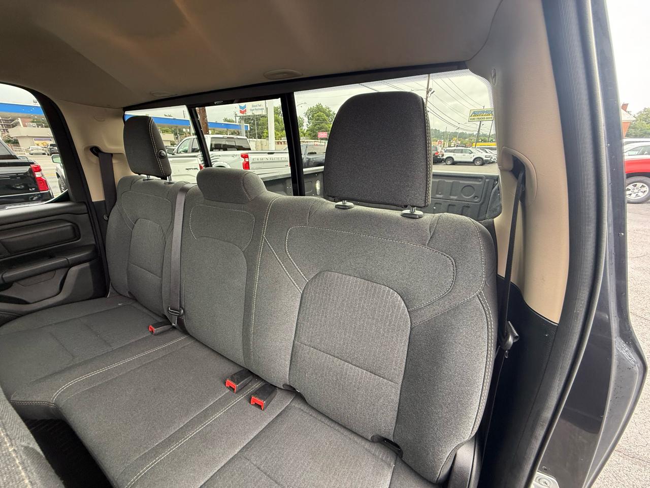 RAM 1500 4WD Quad Cab 140.5" Tradesman 2020