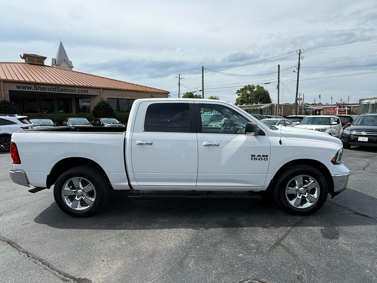 RAM 1500 Big Horn 4x4 Crew Cab 5'7" Box 2017