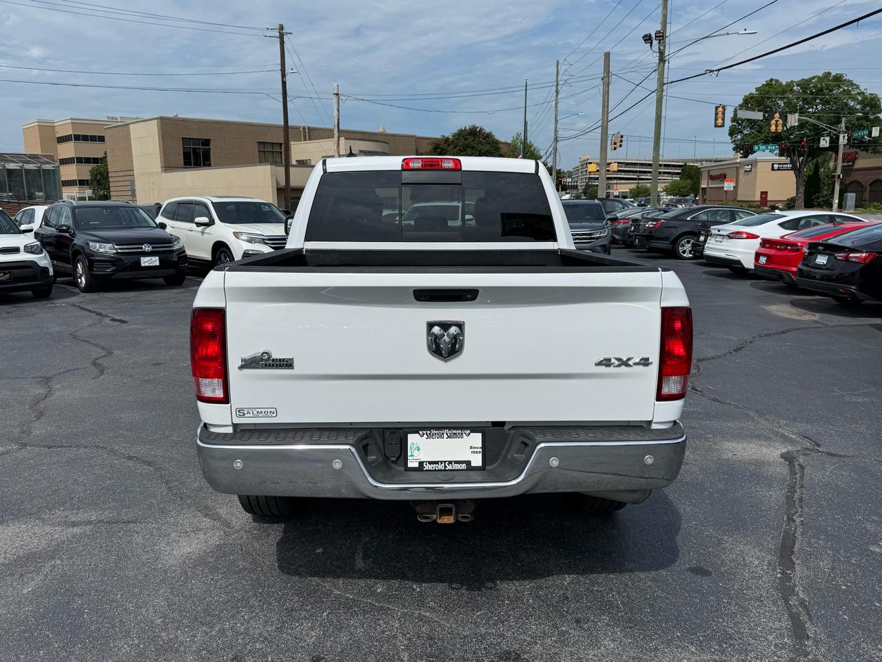 RAM 1500 Big Horn 4x4 Crew Cab 5'7" Box 2017