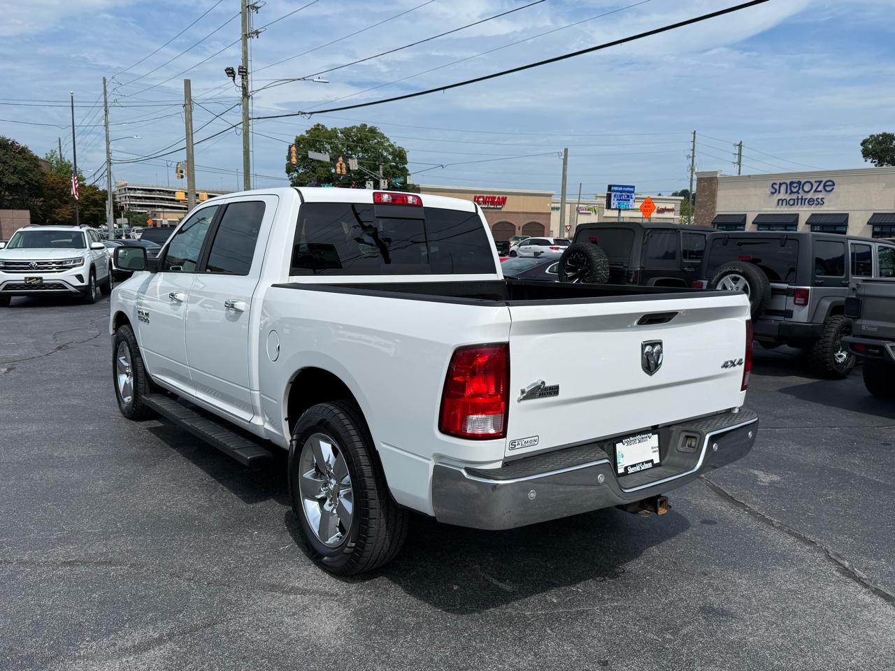 RAM 1500 Big Horn 4x4 Crew Cab 5'7" Box 2017