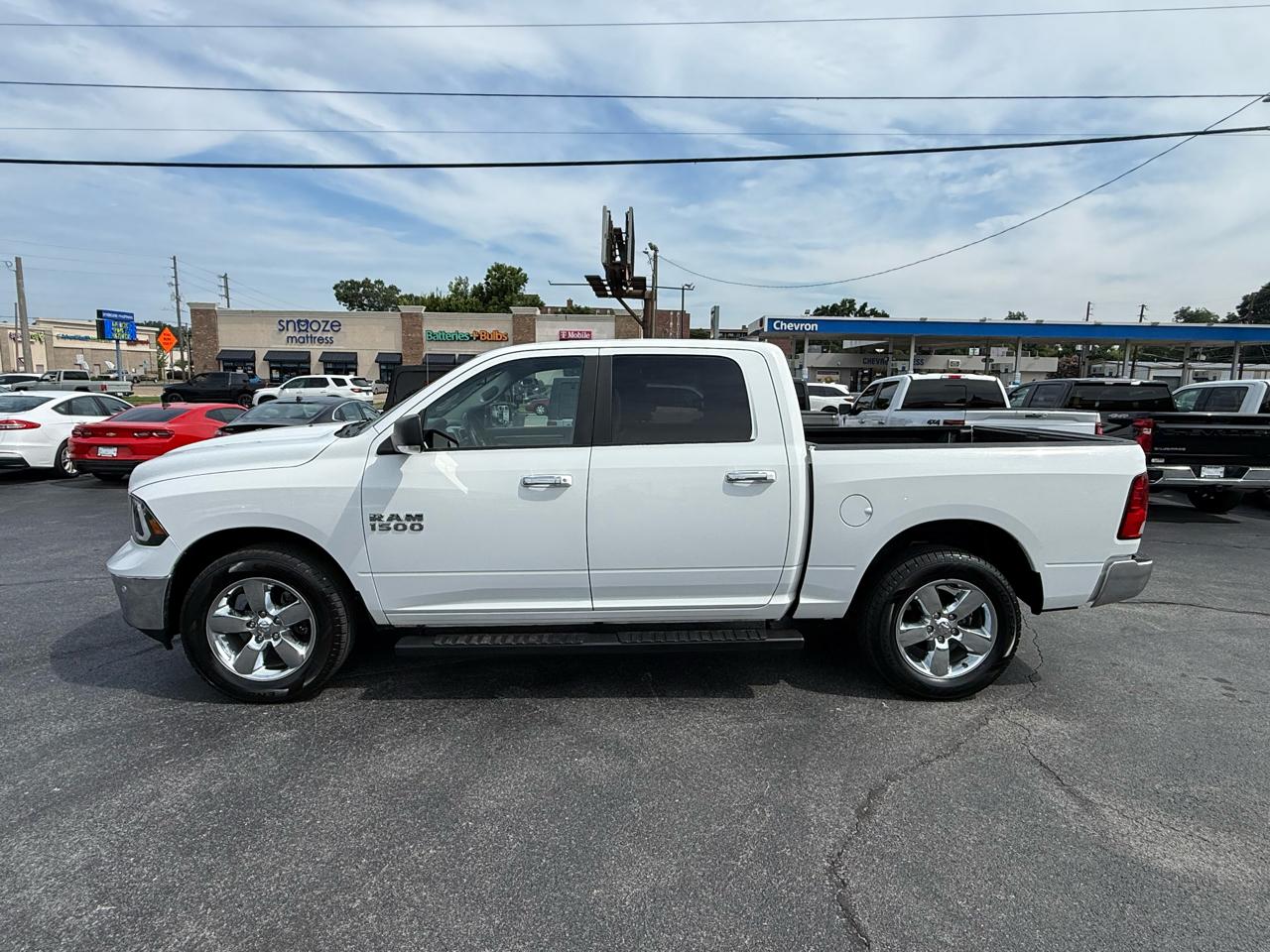 RAM 1500 Big Horn 4x4 Crew Cab 5'7" Box 2017