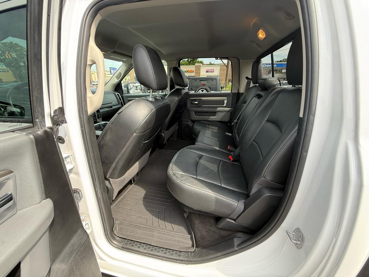 RAM 1500 Big Horn 4x4 Crew Cab 5'7" Box 2017