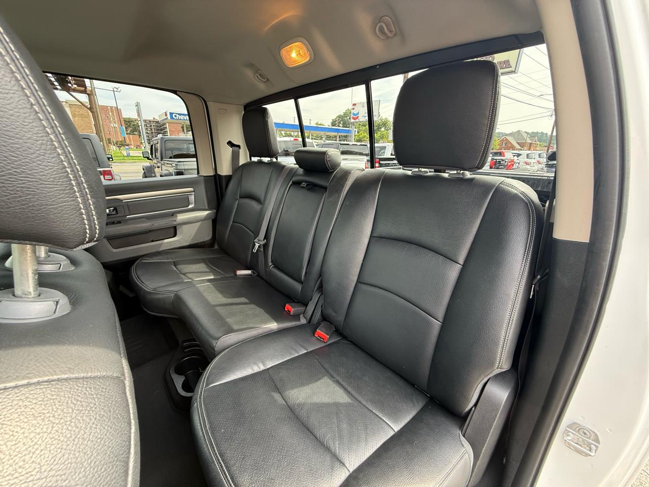 RAM 1500 Big Horn 4x4 Crew Cab 5'7" Box 2017
