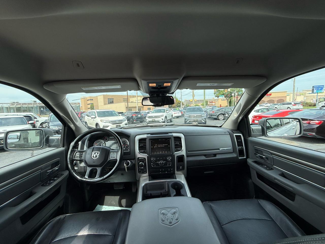 RAM 1500 Big Horn 4x4 Crew Cab 5'7" Box 2017