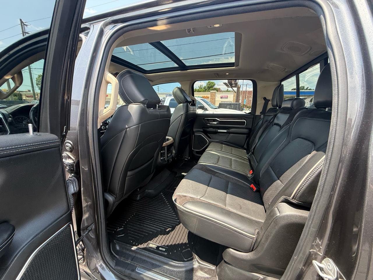 RAM 1500 Laramie 4x4 Crew Cab 5'7" Box 2019