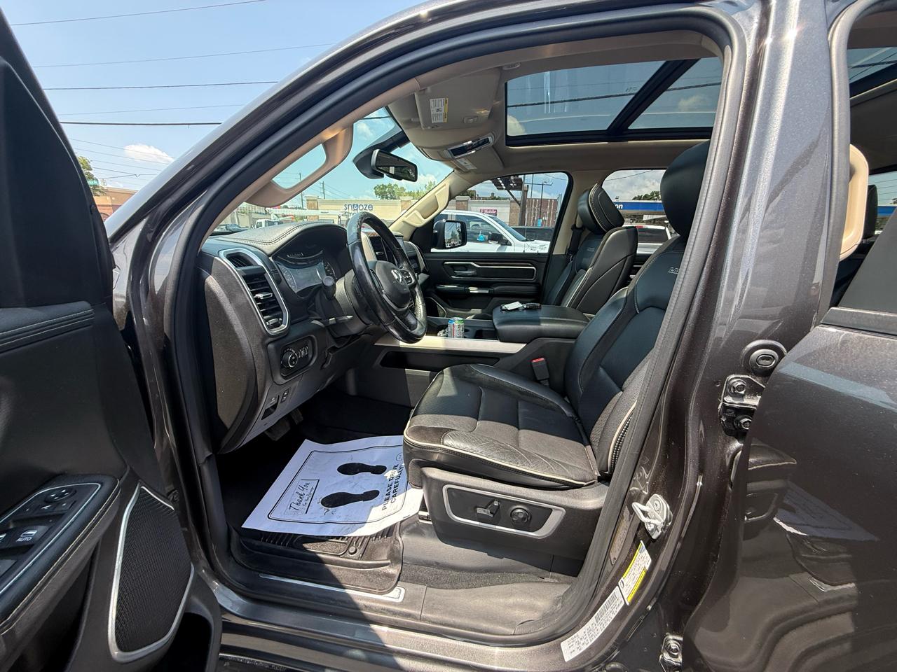 RAM 1500 Laramie 4x4 Crew Cab 5'7" Box 2019