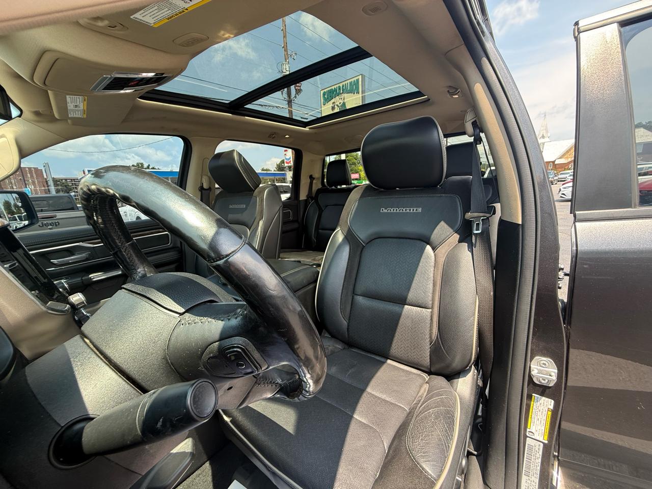 RAM 1500 Laramie 4x4 Crew Cab 5'7" Box 2019
