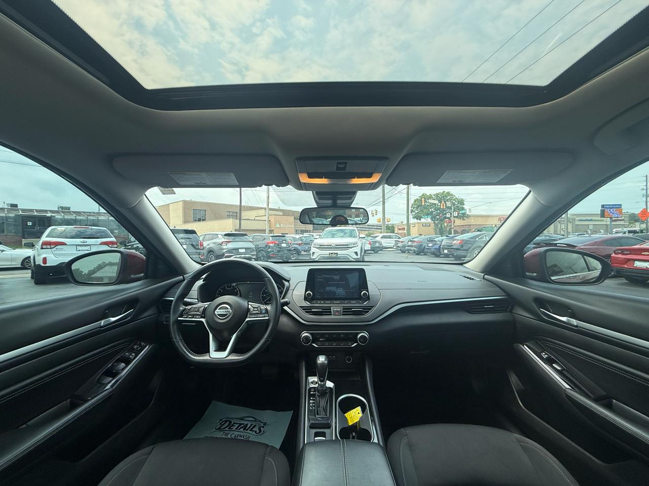 Nissan Altima 2.5 SV Sedan 2021