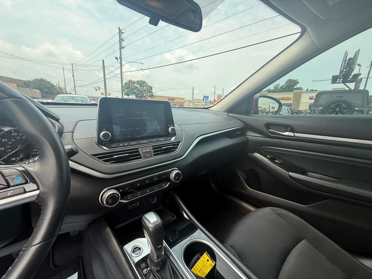 Nissan Altima 2.5 SV Sedan 2021