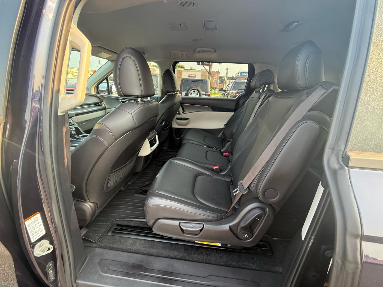 Kia Carnival LXS FWD 2022