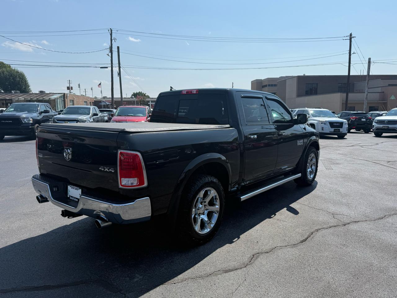 RAM 1500 Laramie 4x4 Crew Cab 5'7" Box 2017