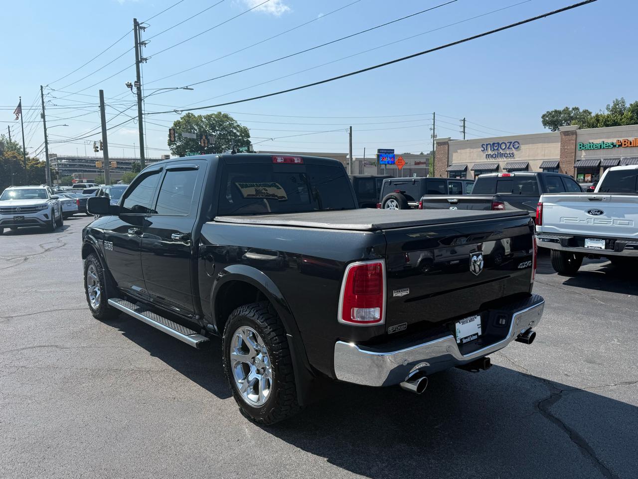 RAM 1500 Laramie 4x4 Crew Cab 5'7" Box 2017