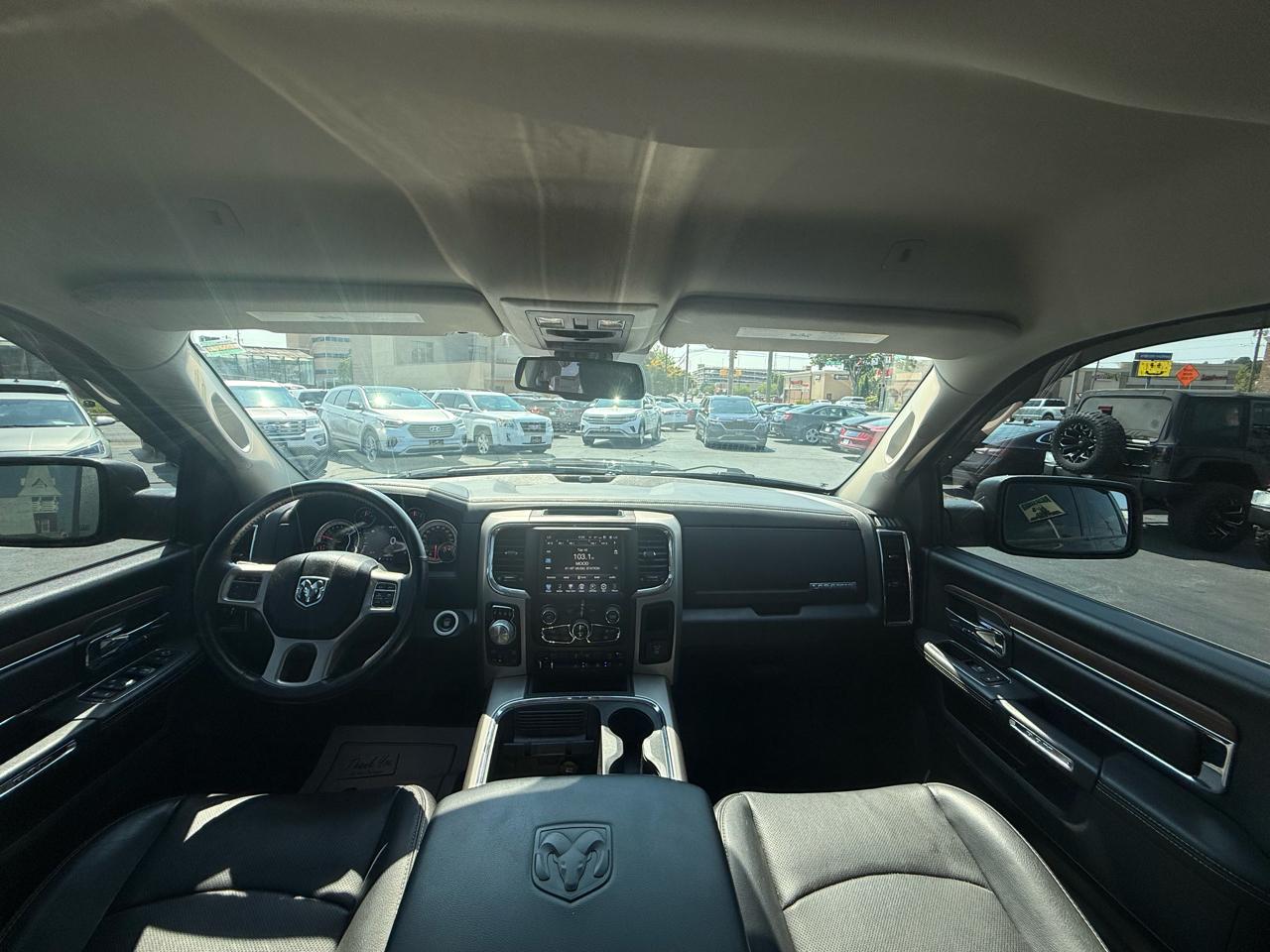 RAM 1500 Laramie 4x4 Crew Cab 5'7" Box 2017
