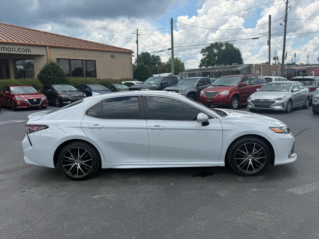 Toyota Camry SE Auto (Natl) 2024