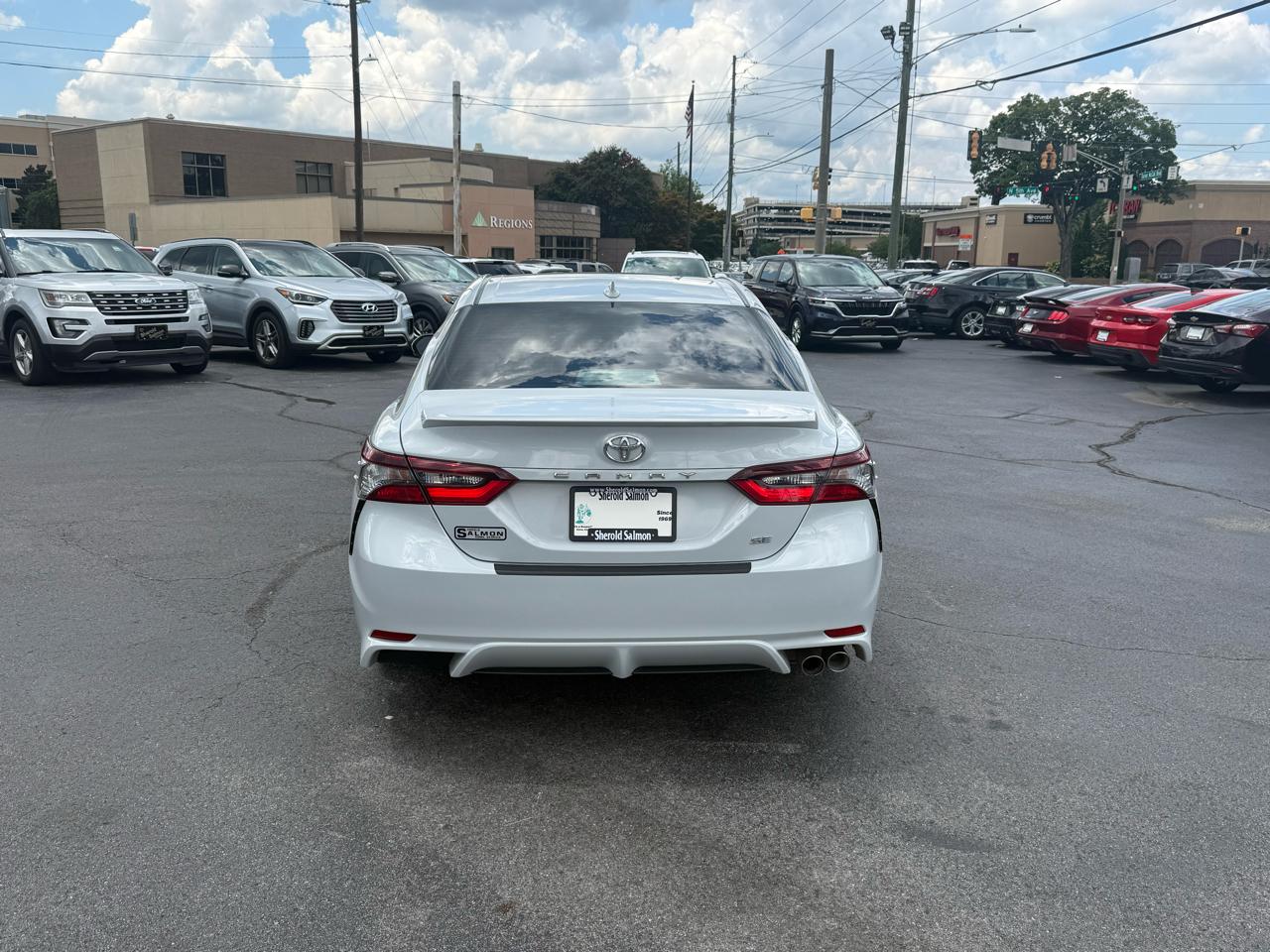 Toyota Camry SE Auto (Natl) 2024