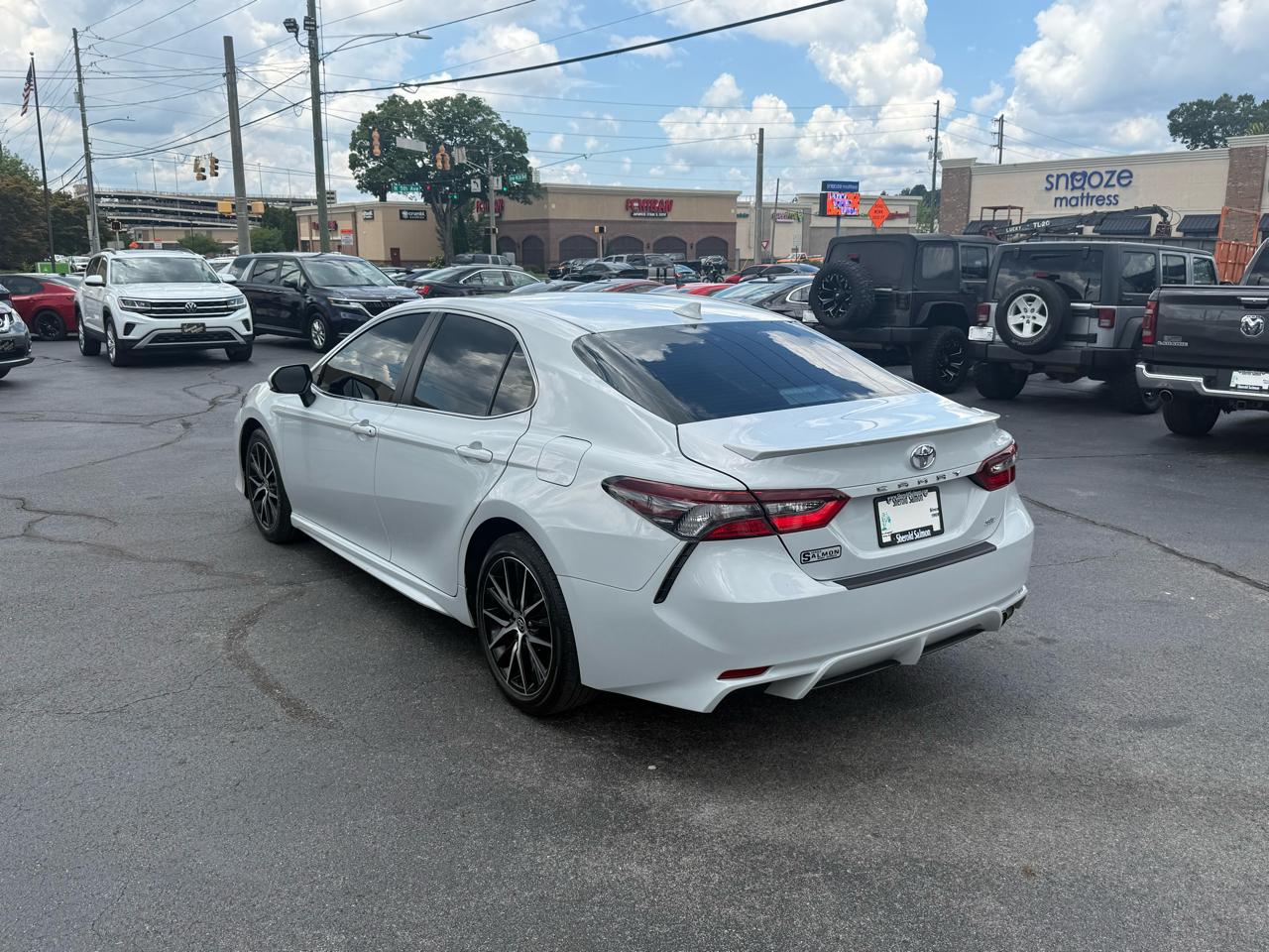 Toyota Camry SE Auto (Natl) 2024