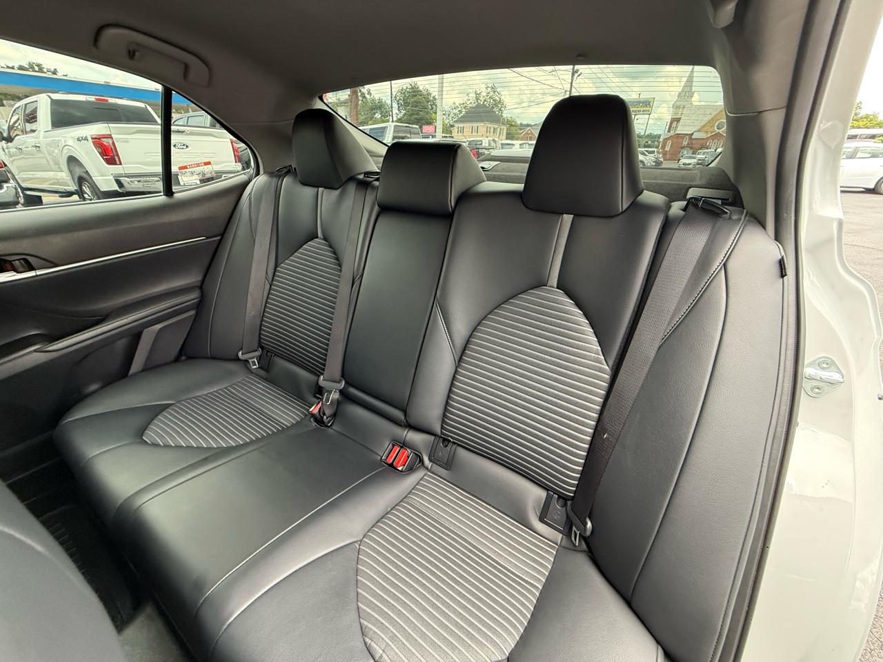 Toyota Camry SE Auto (Natl) 2024