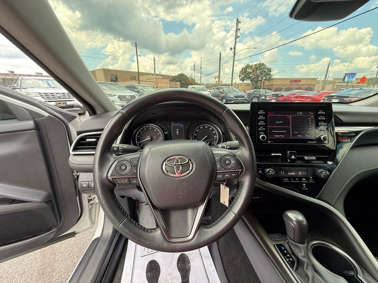 Toyota Camry SE Auto (Natl) 2024
