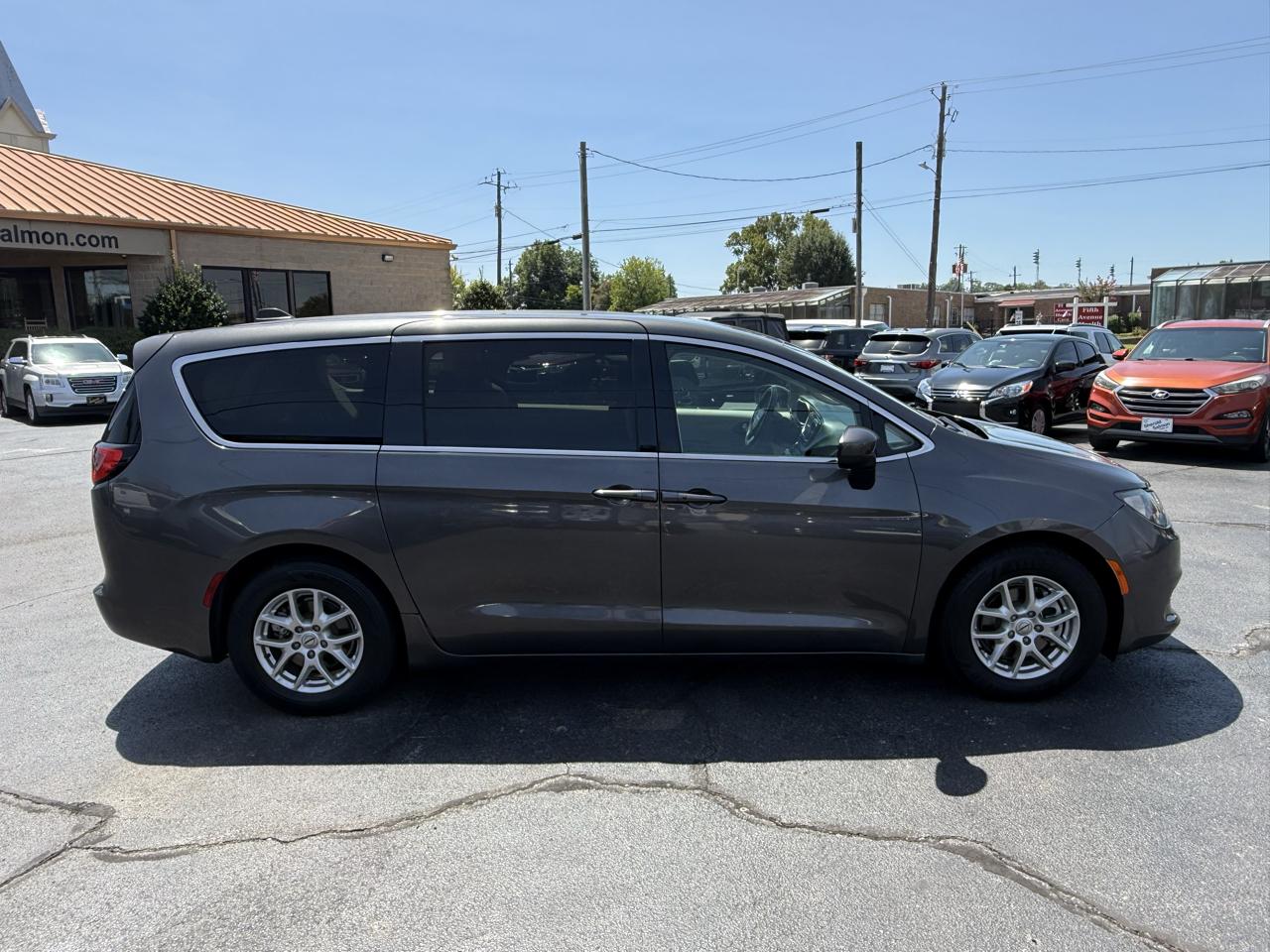 Chrysler Voyager LX FWD 2022
