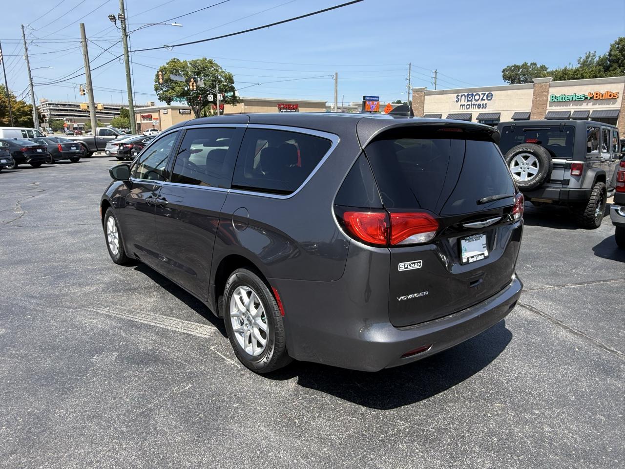 Chrysler Voyager LX FWD 2022