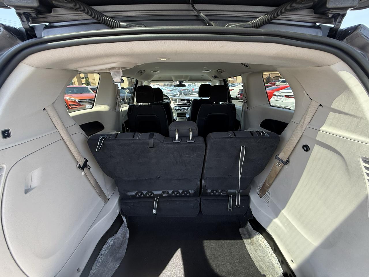 Chrysler Voyager LX FWD 2022