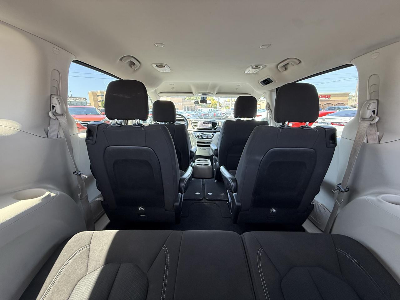 Chrysler Voyager LX FWD 2022