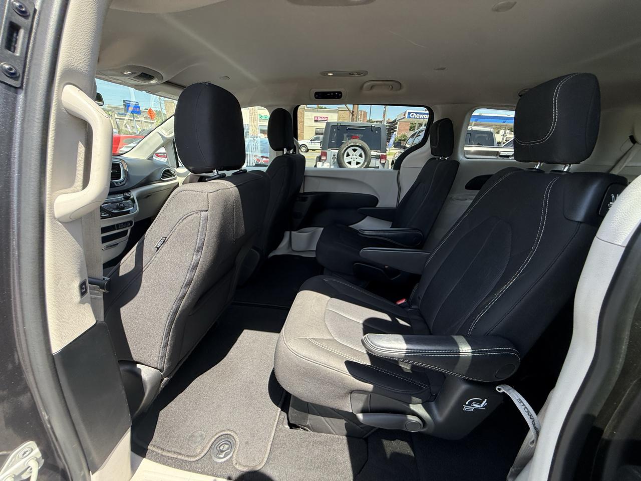 Chrysler Voyager LX FWD 2022
