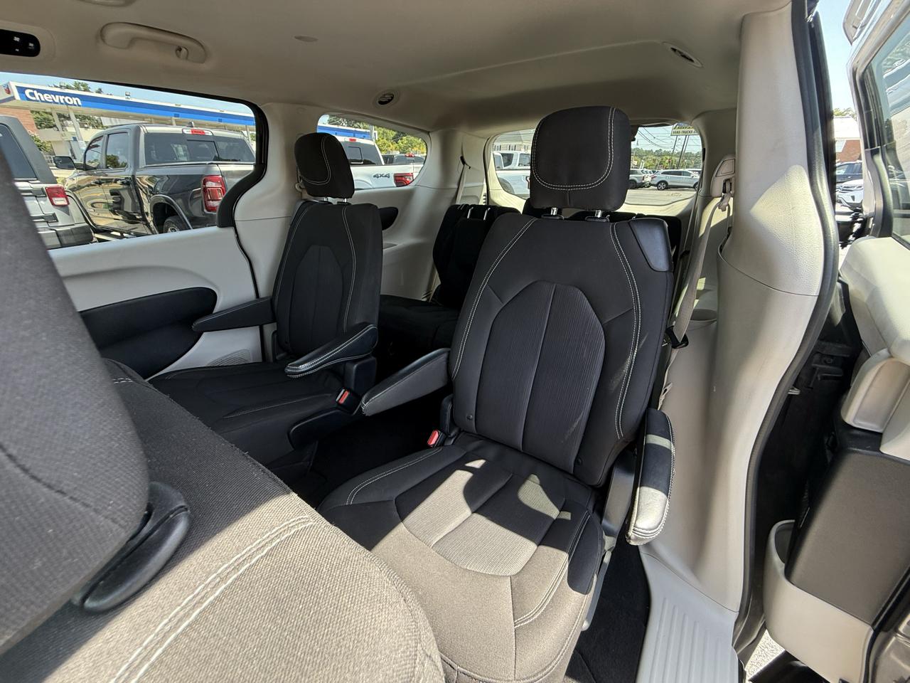 Chrysler Voyager LX FWD 2022