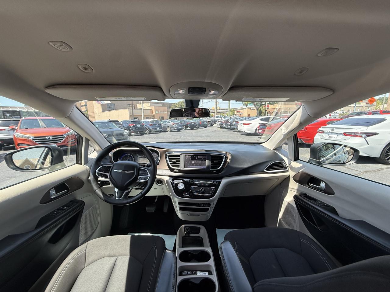 Chrysler Voyager LX FWD 2022