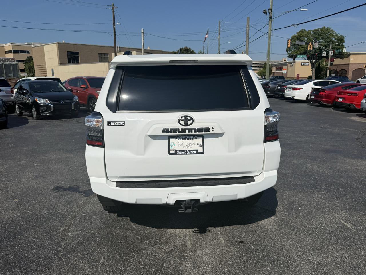 Toyota 4Runner SR5 2WD (Natl) 2022