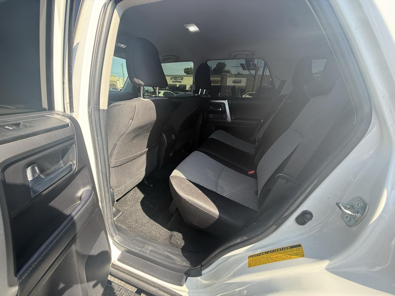 Toyota 4Runner SR5 2WD (Natl) 2022