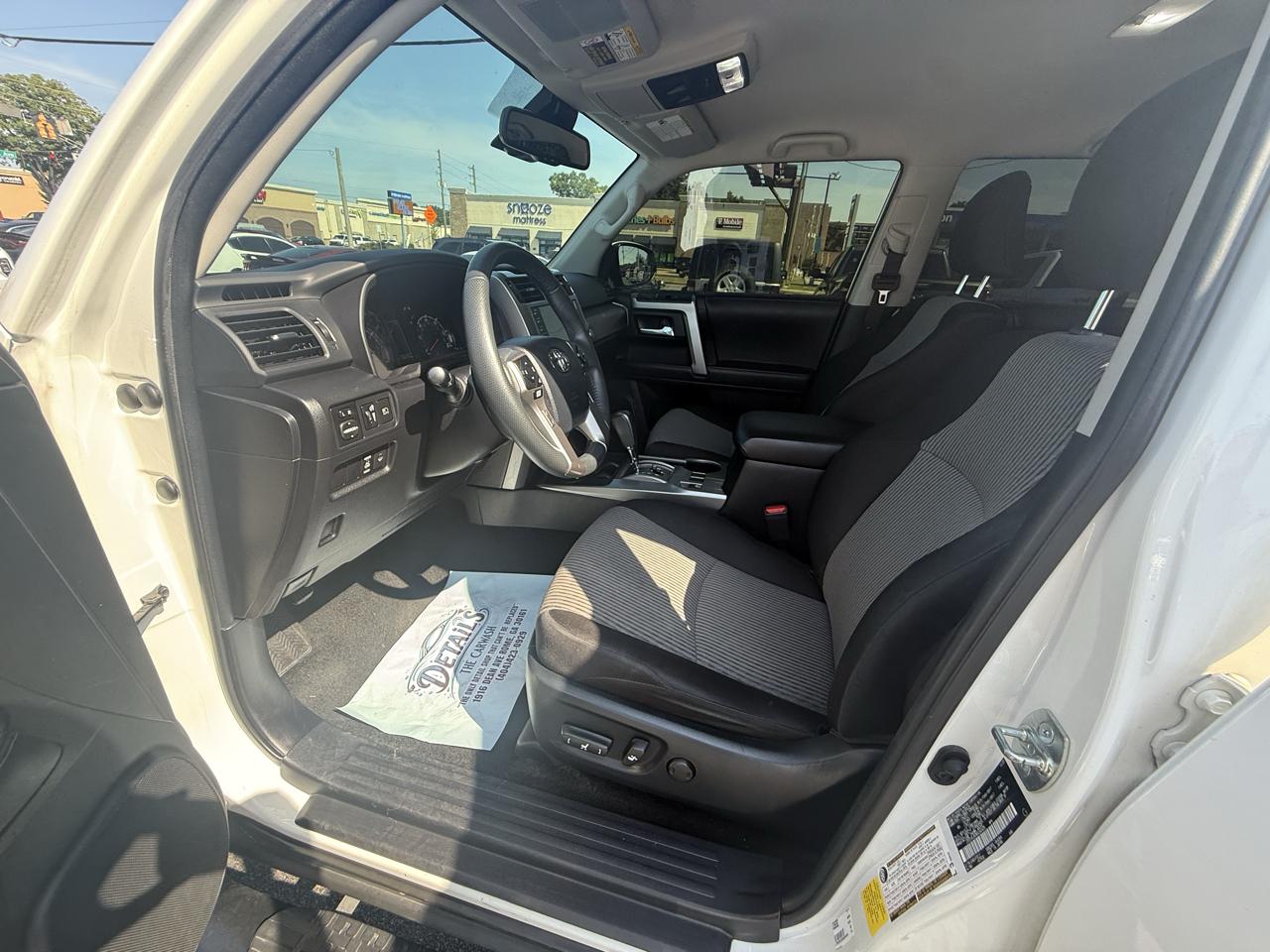 Toyota 4Runner SR5 2WD (Natl) 2022