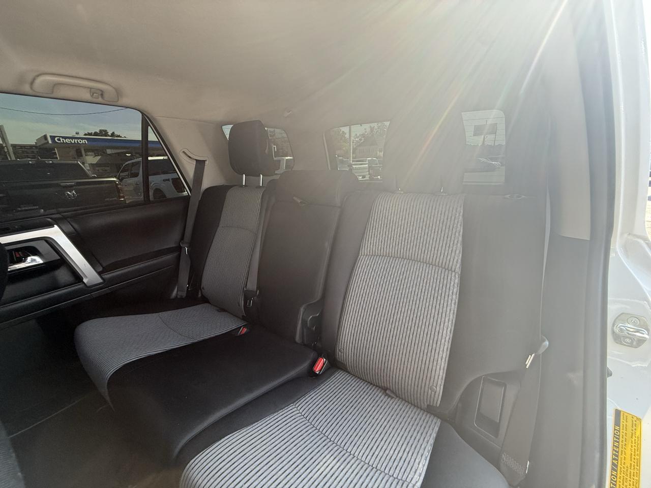 Toyota 4Runner SR5 2WD (Natl) 2022