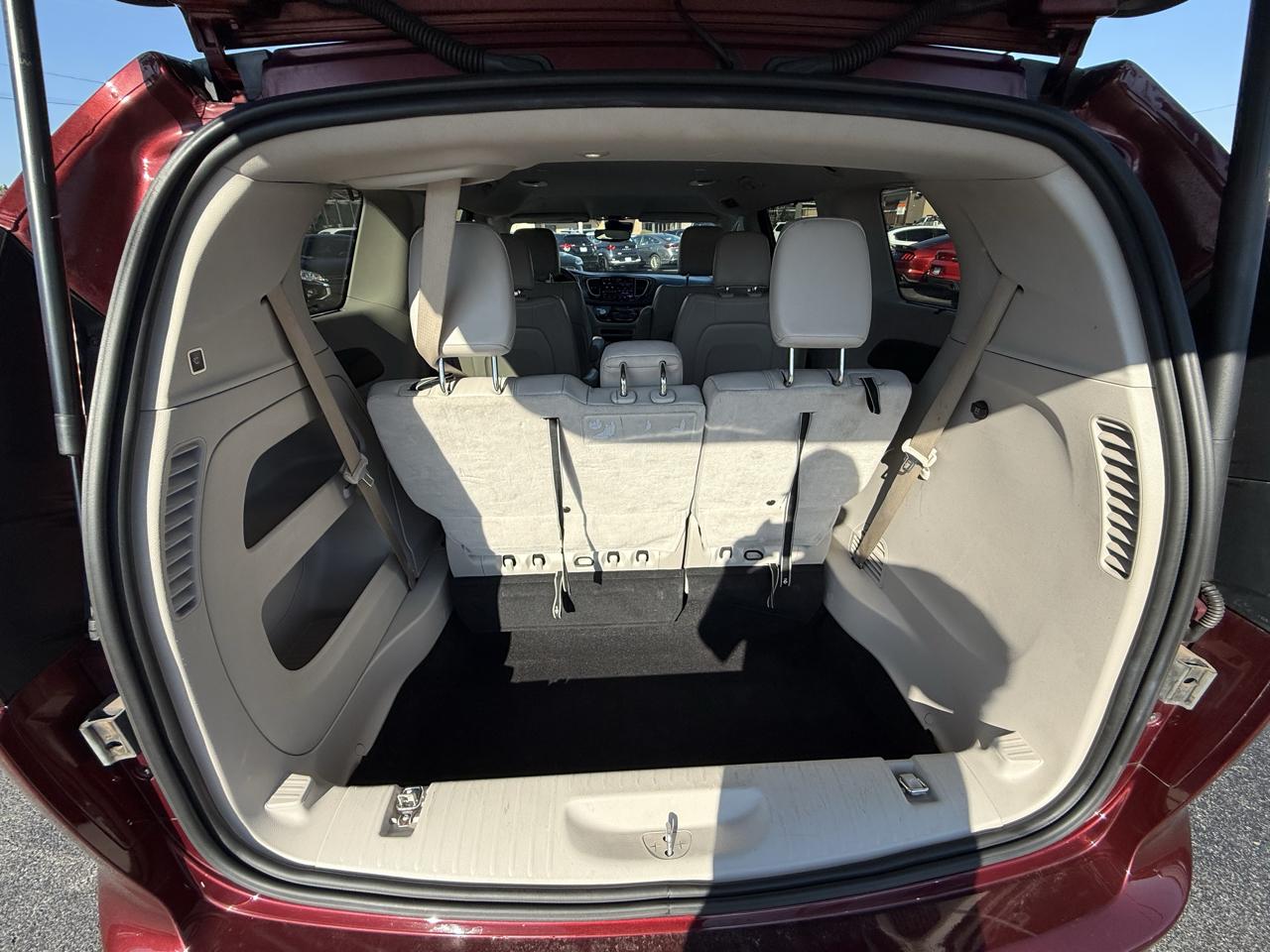 Chrysler Pacifica Touring L FWD 2021