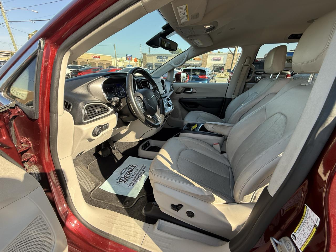 Chrysler Pacifica Touring L FWD 2021