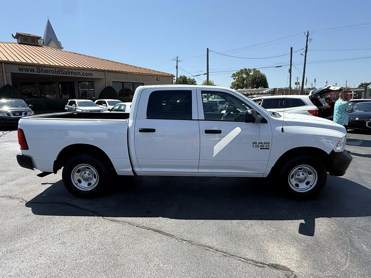 RAM 1500 Classic Tradesman 4x4 Crew Cab 5'7" Box 2022