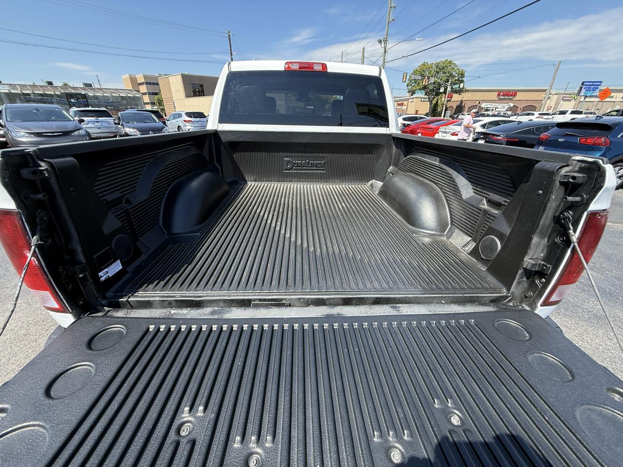 RAM 1500 Classic Tradesman 4x4 Crew Cab 5'7" Box 2022