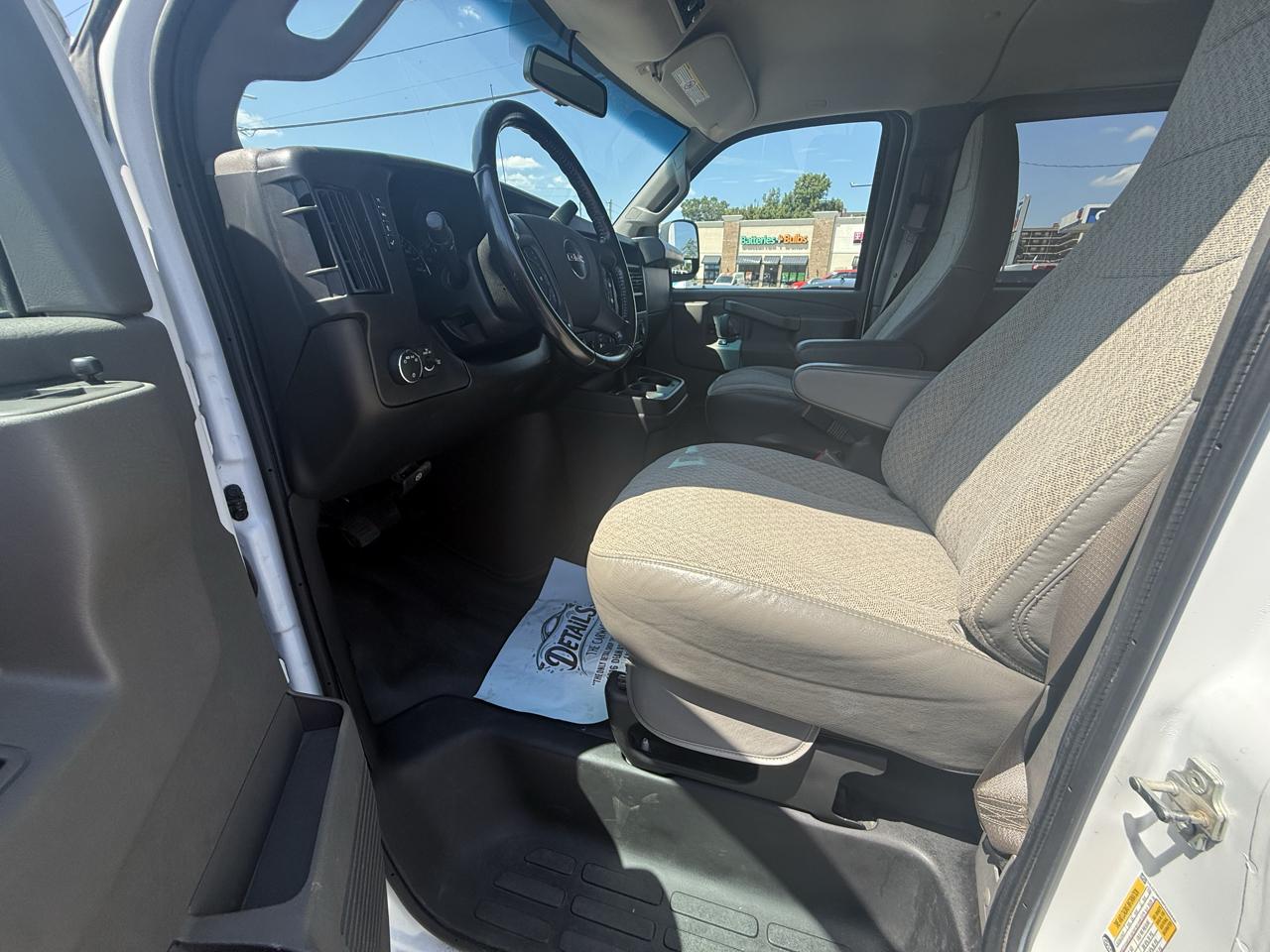 GMC Savana Passenger RWD 3500 155" LS 2023