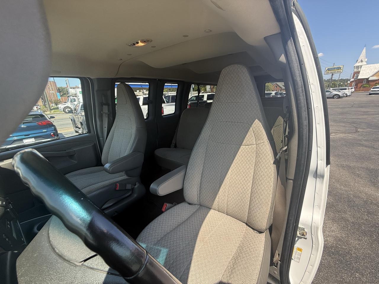 GMC Savana Passenger RWD 3500 155" LS 2023