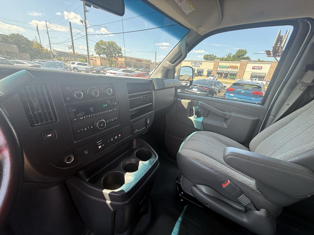 GMC Savana Passenger RWD 3500 155" LS 2023